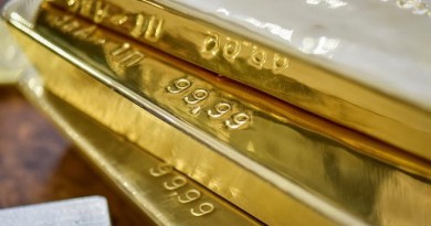الذهب يسجل أدنى مستوى في أكثر من أسبوع مع صعود الدولار