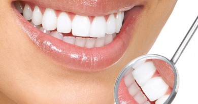 6 طرق لتبييض الأسنان تغنيك عن المعجون