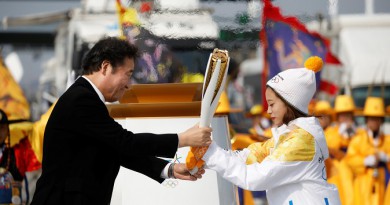 كوريا الجنوبية تستقبل الشعلة قبل استضافة ألعاب 2018 الشتوية