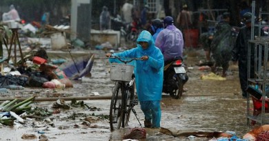 الإعصار دامري يقتل 106 في فيتنام