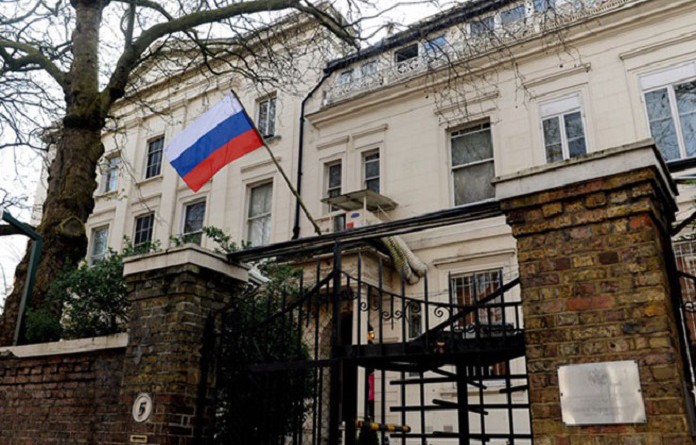 السفارة الروسية لدي لندن: بريطانيا تستغل مزاعم تهديد موسكو لزيادة ميزانية الدفاع