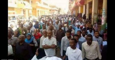 قمع "مظاهرات الخبز" بالهراوات والغاز فى السودان