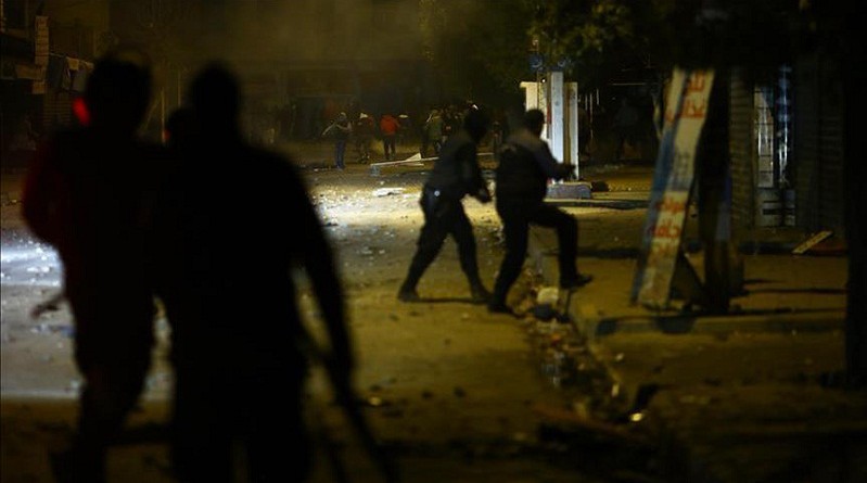 احتجاجات تونس.. من جدل الموازنة إلى انتشار الجيش