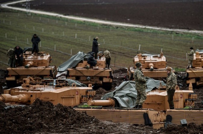 تصاعد التوتر بين تركيا والولايات المتحدة بسبب الهجوم في شمال سوريا