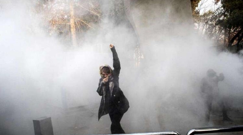 احتجاجات إيران.. حصيلة الضحايا ترتفع و450 معتقلا في طهران خلال 3 أيام