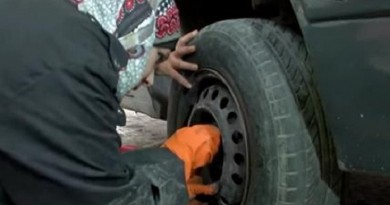 أردنية تعمل في إصلاح السيارات: لا يوجد عمل خاص للرجال وآخر للنساء