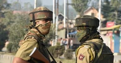 مقتل أربعة شرطيين في كشمير الهندية بانفجار عبوة
