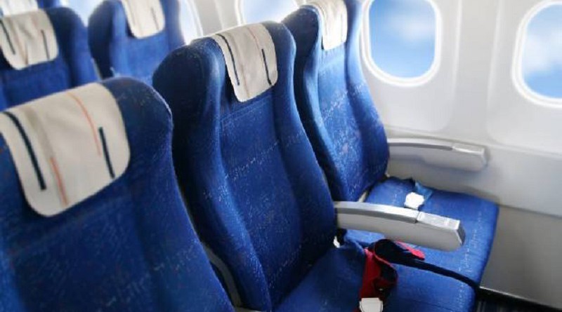 سر استخدام اللون الأزرق لمقاعد الركاب في الطائرات