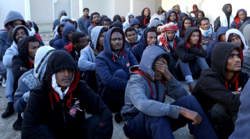 إنقاذ حوالى 450 مهاجرا قبالة السواحل الليبية