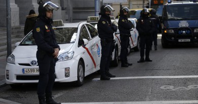 ضبط 3 أشخاص يشتبه في صلتهم بهجمات أغسطس في إسبانيا