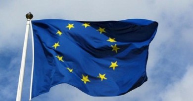 أوروبا تعد تشريعا لإجبار الشركات على تقديم بيانات شخصية مخزنة بالخارج