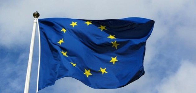أوروبا تعد تشريعا لإجبار الشركات على تقديم بيانات شخصية مخزنة بالخارج