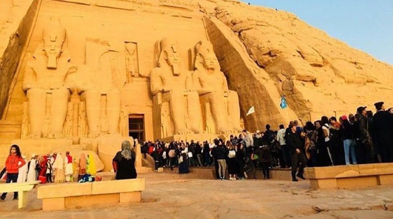 الاحتفال بتعامد الشمس على تمثال رمسيس الثاني بمعبد أبو سمبل