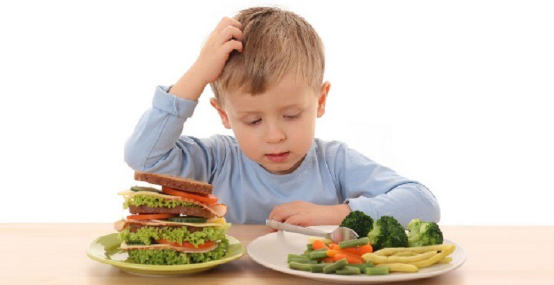 الأنظمة الغذائية الصارمة تؤثر سلبًا على الأطفال