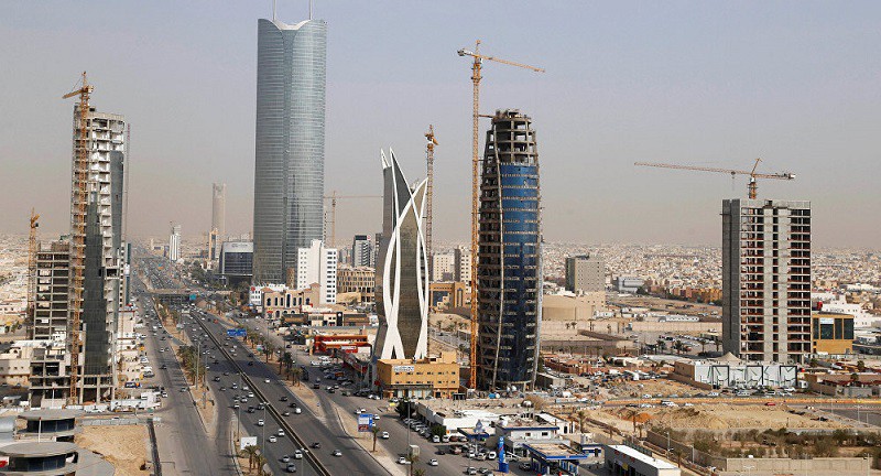 خبير سعودي يوضح أسباب انخفاض تحويلات العمالة الأجنبية من المملكة