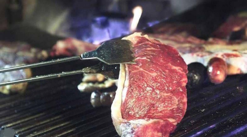 اللحوم مرتبطة بأمراض الكبد والسكري