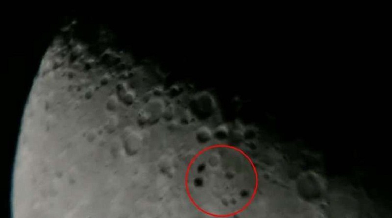 بالفيديو ...رصد 3 أجسام غامضة تحوم قرب القمر