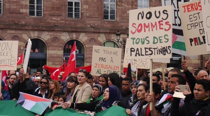 مئات الفرنسيون يتظاهرون ضد المجزرة الإسرائيلية في غزة