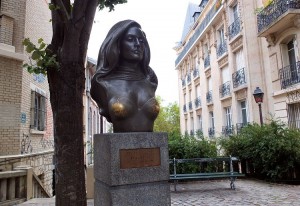 أحد تماثيل داليدا في باريس 