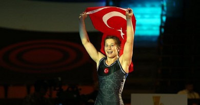اللاعبه التركية "أدار" تتوج بذهبية 76 كجم في بطولة أوروبا فى المصارعة