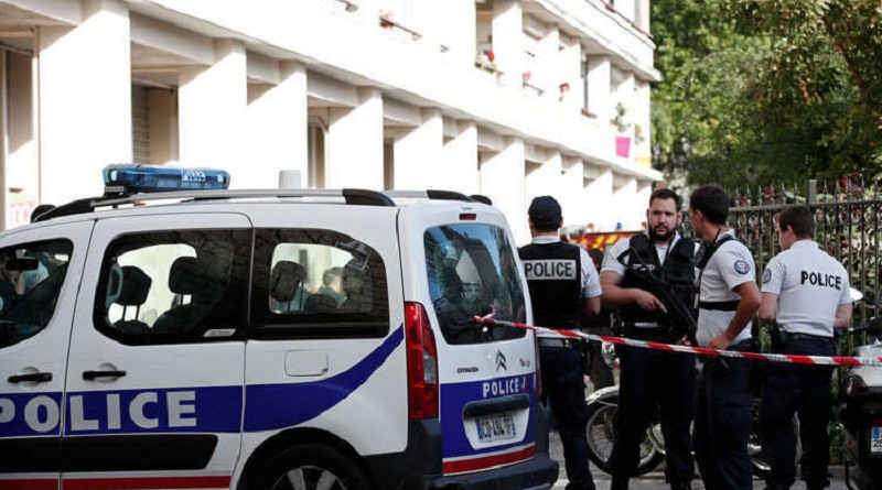 عملية طعن في باريس والشرطة تقتل المهاجم