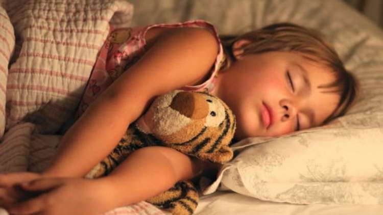 علاقة النوم بصحة الأطفال المعوية