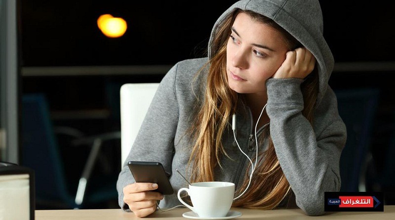 وسائل التواصل تصيب المراهقات بالاكتئاب