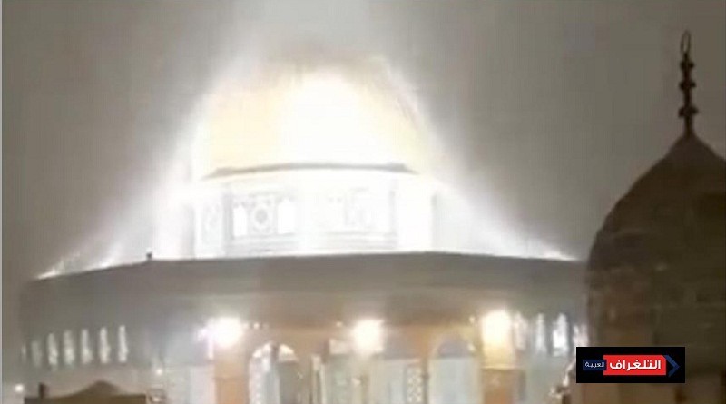 المسجد "الأقصى" وقبة الصخرة تُغسل بالماء والثلج والبرد