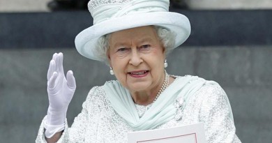 ملكة بريطانيا تنشر صورة على "إنستجرام" خلال زيارة متحف للعلوم