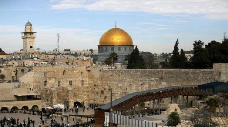 عريقات يدعو الدول العربية والإسلامية إلى حماية إرث القدس ومقدساتها