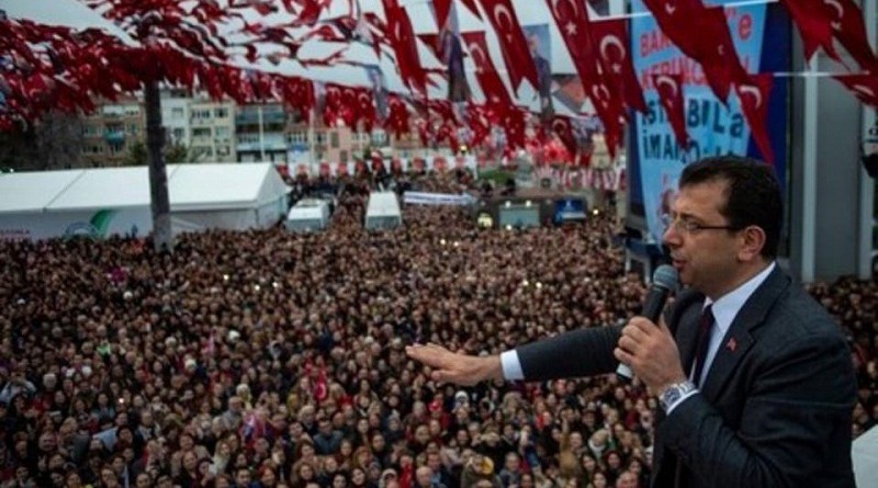 رئيس بلدية اسطنبول الجديد يتسلم رسميا مهام منصبه