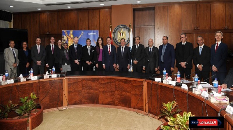إكسون موبيل تحتفل بتوقيع اتفاقيتين بحريتين للبحث والتنقيب عن الغاز الطبيعي في مصر