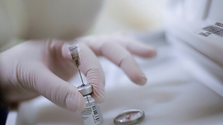 إيطاليا تحقق في وفاة عدة أشخاص بعد التطعيم بلقاح "أسترازينيكا"